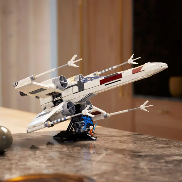 LEGO Star Wars 75355 X-Wing Starfighter (1953 pieces) - Image 8